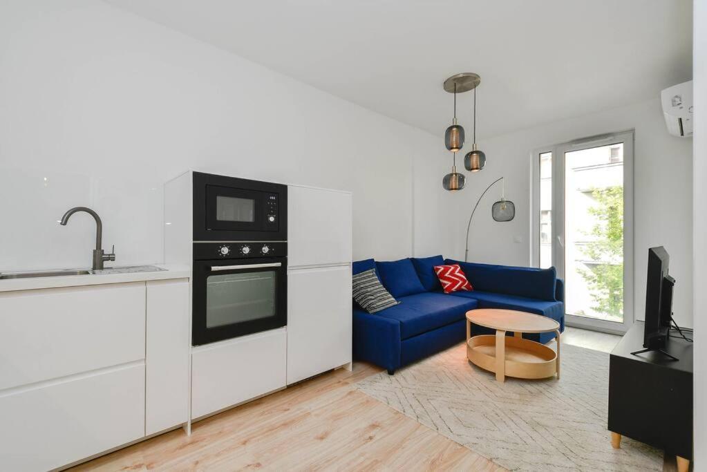 New Modern Apartment In City Center 브라티슬라바 외부 사진